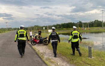 Patroli Senja di Kawasan Bandara, Satlantas Polresta Palangka Raya Tutup Ruang Balapan Liar dan Kriminal Jalanan