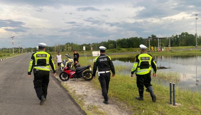 Patroli Senja di Kawasan Bandara, Satlantas Polresta Palangka Raya Tutup Ruang Balapan Liar dan Kriminal Jalanan