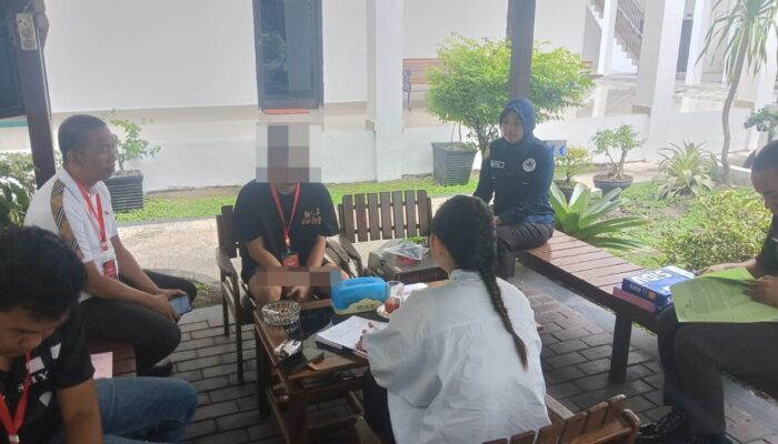 Tahap II Dilaksanakan, Polsek Pahandut Limpahkan Tersangka dan Barang Bukti ke Kejari Palangka Raya