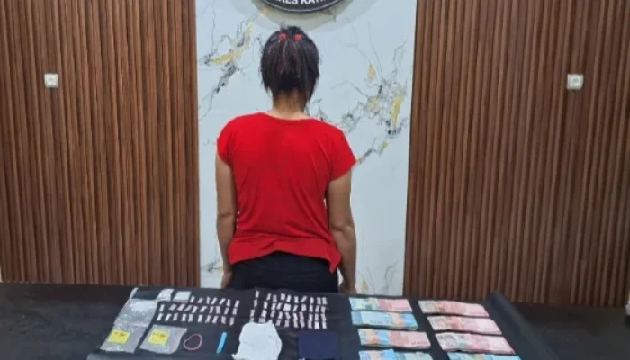 Perempuan 41 Tahun Dibekuk, 70 Paket Sabu dan Uang Jutaan Disita Polisi Katingan