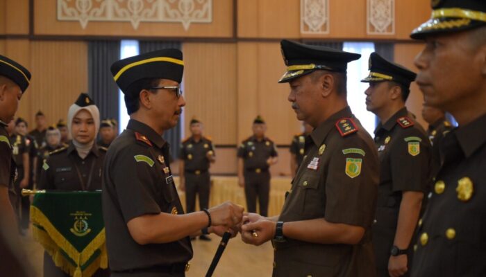 Lantik Kajari Barito Utara dan Kajari Murung Raya, Ini Arahan Kajati Kalteng 