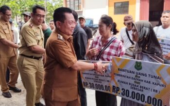 Pemkab Kapuas Salurkan Santunan untuk Warga Terdampak Bencana, Bupati Tekankan Kewaspadaan Musim Kemarau