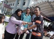 Kejati Kalteng Sembelih 17 Hewan Kurban, 1.000 Kupon Daging Dibagikan ke Warga