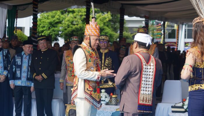 Pangdam XXII Hadiri HUT Ke-69 Kalteng, Terima Gelar Kehormatan Adat Dayak