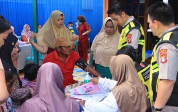 Sentuhan Humanis Rumkit Bhayangkara, Posyandu Keliling Hadir Layani Warga Pahandut Seberang
