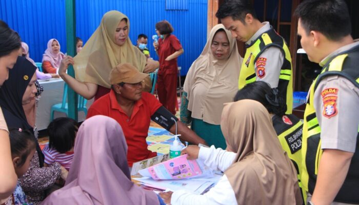 Sentuhan Humanis Rumkit Bhayangkara, Posyandu Keliling Hadir Layani Warga Pahandut Seberang