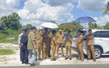 Wali Kota Palangka Raya Tinjau Jalan Lele, Temui Keluarga Korban Kecelakaan