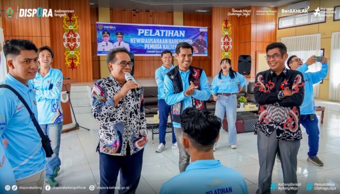 Dispora Kalteng Cetak Calon Wirausaha Muda Lewat Pelatihan Barbershop