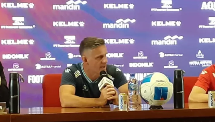 Herdman Soroti Finishing Timnas Jelang Lawan Oman: Peluang Banyak, Gol Masih Minim