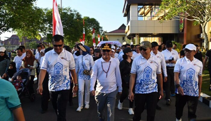 Gubernur Kalteng dan Ketua TP PKK Meriahkan Jalan Sehat serta Fun Bike HUT Bhayangkara ke-80