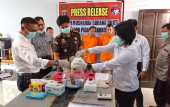 Lima Tersangka Terjerat, Polresta Palangka Raya Hanguskan Puluhan Gram Sabu dan 82 Pil Ekstasi