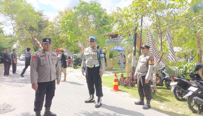 Polsek Bukit Batu Hadir di Festival Kampung 5, Jaga Keamanan Sekaligus Pererat Hubungan dengan Warga