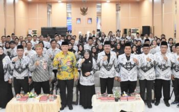 PGRI Kapuas Luncurkan Program Peningkatan Kompetensi Guru, Sekda Dorong Penguasaan AI dan Coding