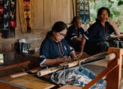 Astra Perkuat Pemberdayaan Perempuan Lewat Pelestarian Tenun Ikat di Sumba Timur