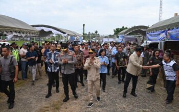 HUT Ke-24 Pulang Pisau, Warga Manfaatkan Pasar Murah dan Layanan Cek Kesehatan Gratis dari Pemprov Kalteng