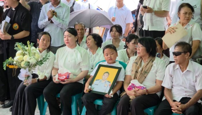 Penghormatan Terakhir untuk Aiptu Anumerta Yudhie, Tembakan Salvo Menggema di TPU Kasongan Baru