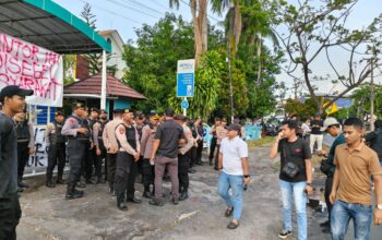 Polresta Palangka Raya Kawal Aksi Lanjutan di Kantor PLN, Pengamanan Berlangsung Humanis