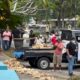 Kesal Listrik Kerap Padam, Peternak Ayam Buang Bangkai Ternak di Depan Kantor PLN Palangka Raya