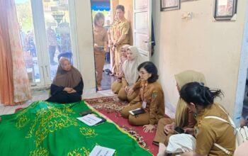 Pj Sekda Kalteng Melayat ke Rumah Duka ASN Biro Adpim Andry Sabana