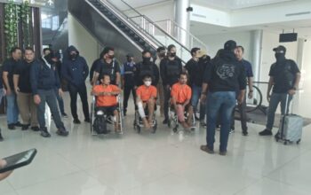 Tiga Tersangka Penyerangan Polisi di Katingan Tiba di Palangka Raya, Seluruhnya Kini Ditahan