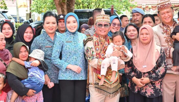 Di Tengah Perayaan Hari Jadi Murung Raya, Gubernur Tinjau Pasar Murah dan Layanan Kesehatan