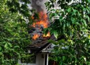 Bekas Kantor Dayak Post di Palangka Raya Terbakar Hebat, Polisi Selidiki Penyebabnya