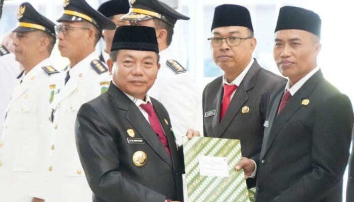 Bupati Kapuas Lantik 106 Pejabat, Minta Birokrasi Lebih Responsif dan Waspadai Karhutla