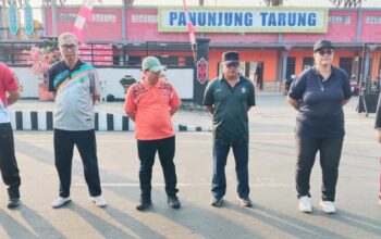 Semangat Gotong Royong Jelang HUT RI, Pemkab Kapuas Bersihkan Stadion Panunjung Tarung