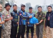 Yansen Binti Salurkan Ratusan Bingkisan Vitamin untuk Petugas Pemadam Karhutla