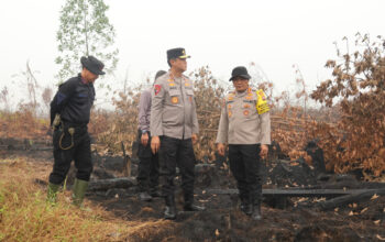 Kapolda Kalteng Cek Lahan Bekas Karhutla di Manduhara, Asap Hilang Usai Disemprot X-Fire