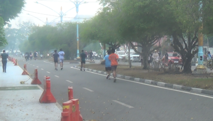 Kabut Asap Kepung Palangka Raya, Kasus ISPA Melonjak dan Warga Diminta Gunakan Masker