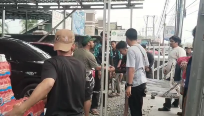 BPK Kamboja Terima Donasi Air Mineral, Roti, dan Uang BBM dari Pengusaha Showroom Mobil di Palangka Raya
