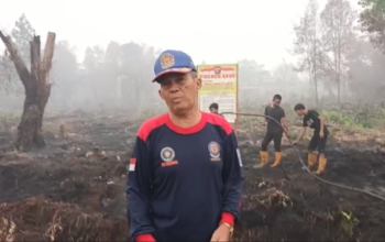 Relawan BPK Kamboja Kembali Padamkan Karhutla di Palangka Raya, Asap dan Bara Masih Tersisa