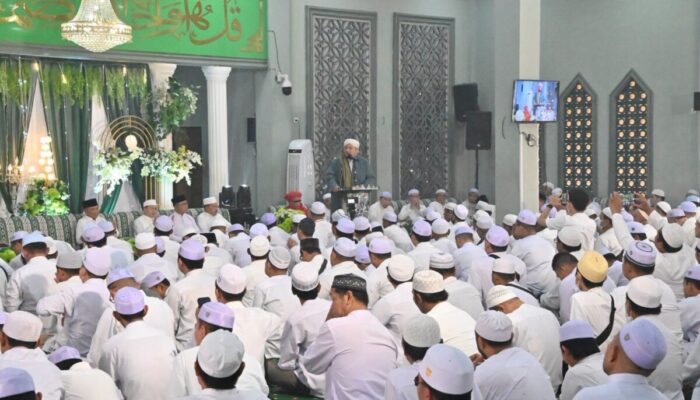 Gubernur Kalteng Ajak Santri Tanwirul Muslimin Tiru Akhlak Rasulullah