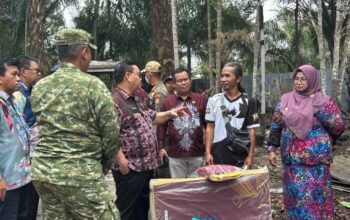 Bupati Kotim Sambangi Korban Kebakaran di Eka Bahurui, Salurkan Sembako hingga Uang Tunai