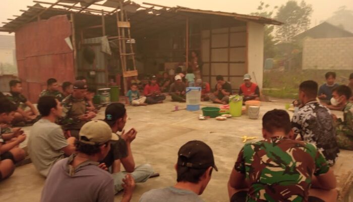 Tak Sekadar Membangun Desa, Satgas TMMD Kodim 1016/Plk Pererat Kebersamaan Lewat Makan Siang Bersama