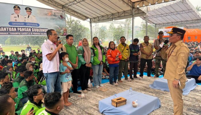 Saat Asap Karhutla Ganggu Nafkah Warga, Pemprov Kalteng Hadir Bawa Bantuan