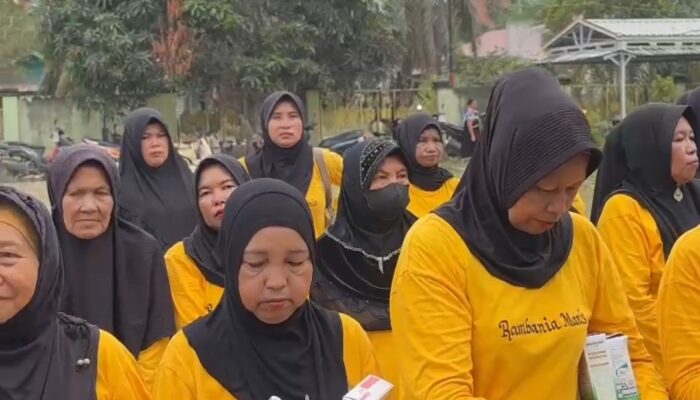 Peduli Kesehatan Warga, PT GAP Gelar Senam Lansia dan Bagikan Susu hingga Telur