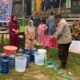 Polisi Angkut 60 Ribu Liter Air Bersih Lewat Sungai untuk Warga Batampang