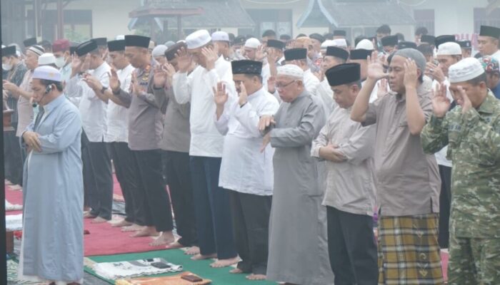 Di Tengah Kemarau dan Kabut Asap, Warga Barsel Bersatu dalam Doa Memohon Hujan